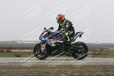 media/Nov-30-2025-TrackDaz (Sun) [[d8b22663df]]/B Group/Session 5 (Wheelie Bump)/